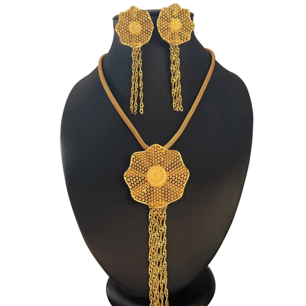 Gold Luxury Necklace Set (Earrings included)