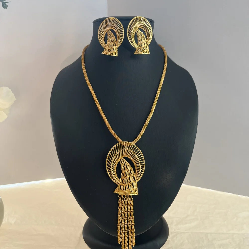 Gold Luxury Necklace Set (Earrings included)